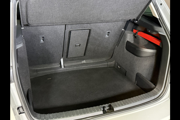 Škoda Karoq 1.5 TSI ACT Business Edition Plus | Panoramadak | Camera | Adaptive cruise | Stoelverwarming | Full LED | NL auto | Dealer onderhouden