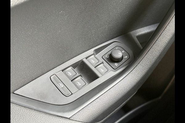 Škoda Karoq 1.5 TSI ACT Business Edition Plus | Panoramadak | Camera | Adaptive cruise | Stoelverwarming | Full LED | NL auto | Dealer onderhouden