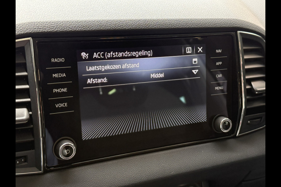 Škoda Karoq 1.5 TSI ACT Business Edition Plus | Panoramadak | Camera | Adaptive cruise | Stoelverwarming | Full LED | NL auto | Dealer onderhouden