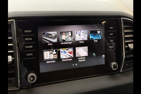 Škoda Karoq 1.5 TSI ACT Business Edition Plus | Panoramadak | Camera | Adaptive cruise | Stoelverwarming | Full LED | NL auto | Dealer onderhouden