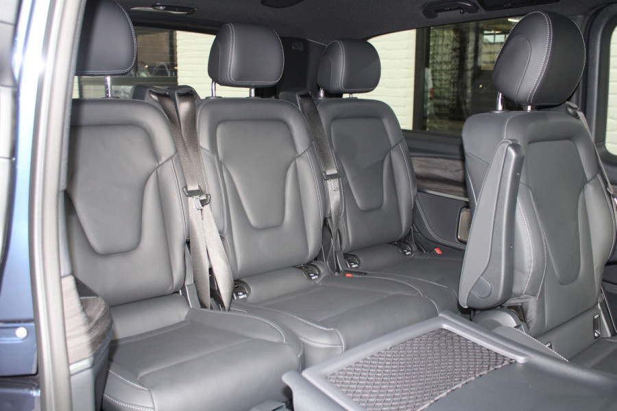 Mercedes-Benz V-Klasse 300 Benzine!! / Lang / AMG / 7-persoons / Burmester / Elec Stoel / Vol Opties / NIEUWSTAAT