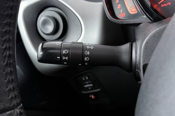Peugeot 108 1.2 Puretech GT-Line Cabrio (CRUISE, CARPLAY NAVIGATIE, LED, LM VELGEN)