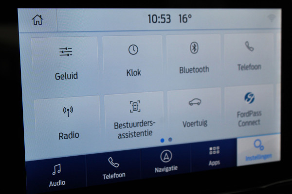 Ford Puma 1.0-125pk EcoBoost Mild-Hybrid Titanium. Fabrieksgarantie t/m 21-05-2027 ! Slechts 14.800km ! Volautm. airco, pdc achter, all season banden, stoel-, stuur- en voorraamverw., navigatie, telefoonvoorb., elektr. achterklep, cruise cntrl, keyless entry&go etc.