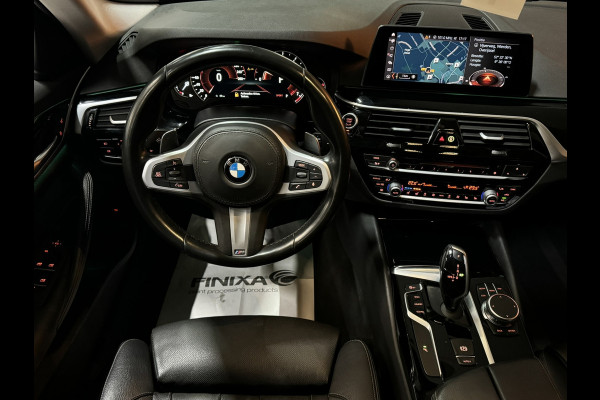 BMW 5 Serie Touring 520i Sport Line | Pano | Memory Stoelen | Stoelventilatie | Camera | Elek Achterklep | Dealer onderhouden