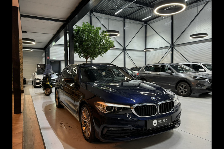 BMW 5 Serie Touring 520i Sport Line | Pano | Memory Stoelen | Stoelventilatie | Camera | Elek Achterklep | Dealer onderhouden
