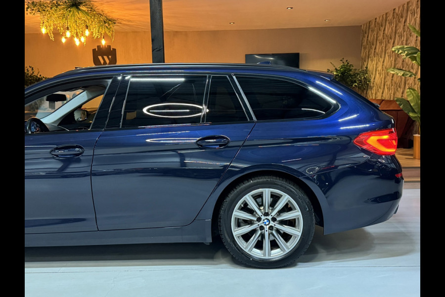 BMW 5 Serie Touring 520i Sport Line | Pano | Memory Stoelen | Stoelventilatie | Camera | Elek Achterklep | Dealer onderhouden