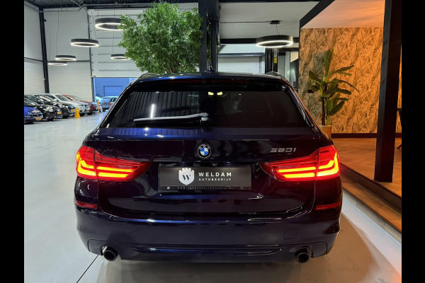 BMW 5 Serie Touring 520i Sport Line | Pano | Memory Stoelen | Stoelventilatie | Camera | Elek Achterklep | Dealer onderhouden