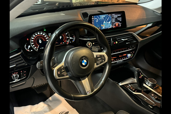 BMW 5 Serie Touring 520i Sport Line | Pano | Memory Stoelen | Stoelventilatie | Camera | Elek Achterklep | Dealer onderhouden