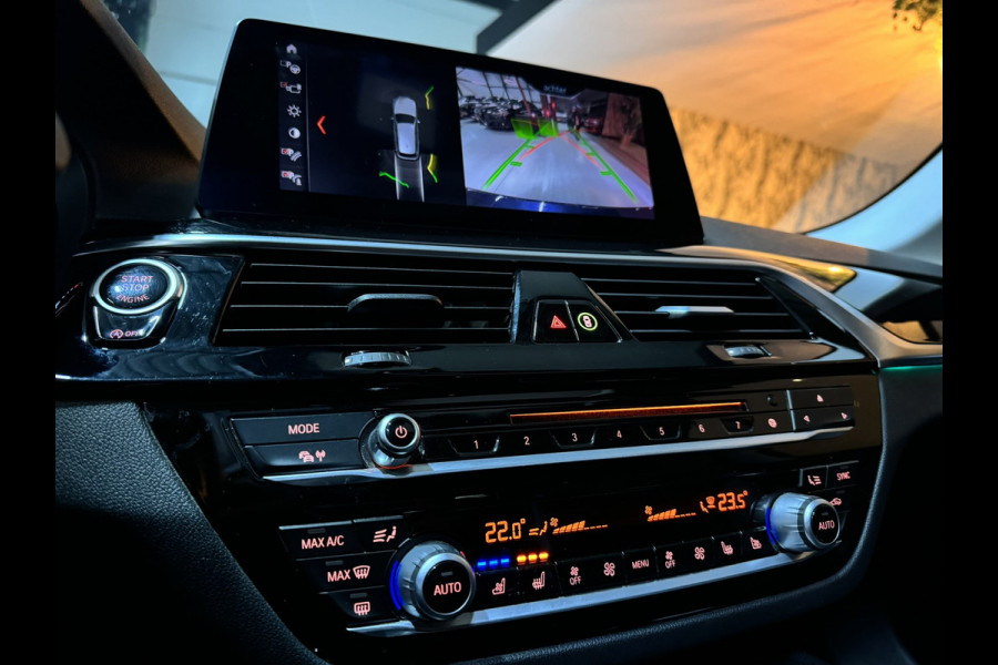 BMW 5 Serie Touring 520i Sport Line | Pano | Memory Stoelen | Stoelventilatie | Camera | Elek Achterklep | Dealer onderhouden