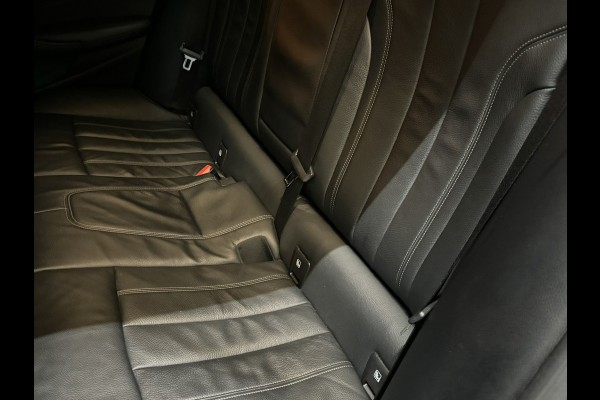 BMW 5 Serie Touring 520i Sport Line | Pano | Memory Stoelen | Stoelventilatie | Camera | Elek Achterklep | Dealer onderhouden