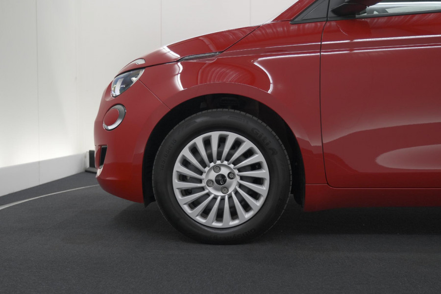 Fiat 500 Urban 42 kWh | SOH 97,9% | 3 Fase | Camera | Apple Carplay | Keyless start