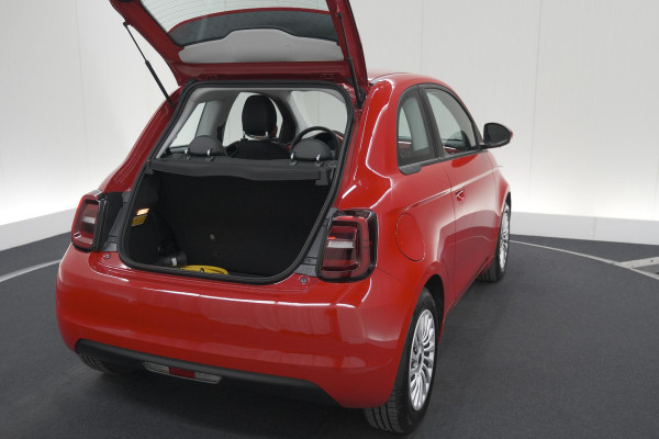 Fiat 500 Urban 42 kWh | SOH 97,9% | 3 Fase | Camera | Apple Carplay | Keyless start