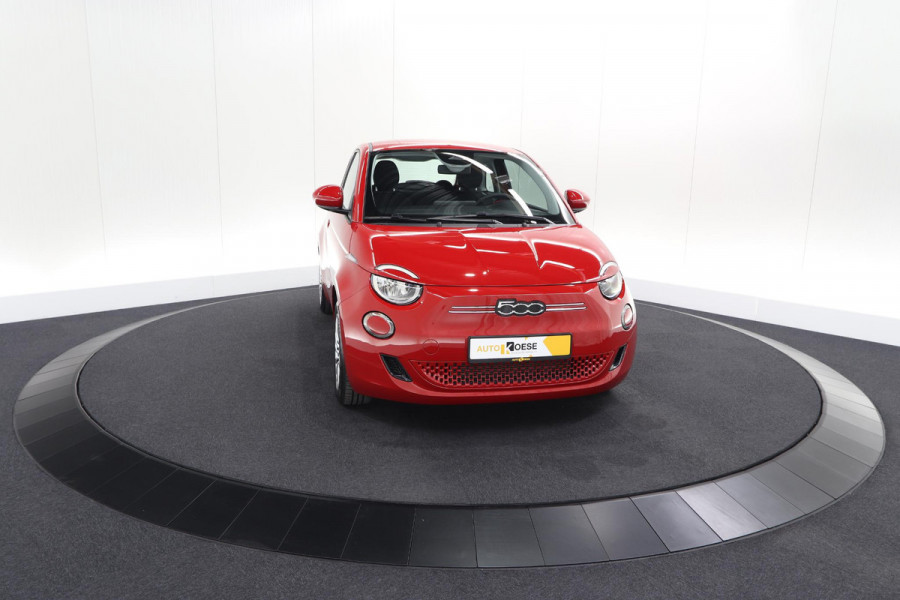 Fiat 500 Urban 42 kWh | SOH 97,9% | 3 Fase | Camera | Apple Carplay | Keyless start