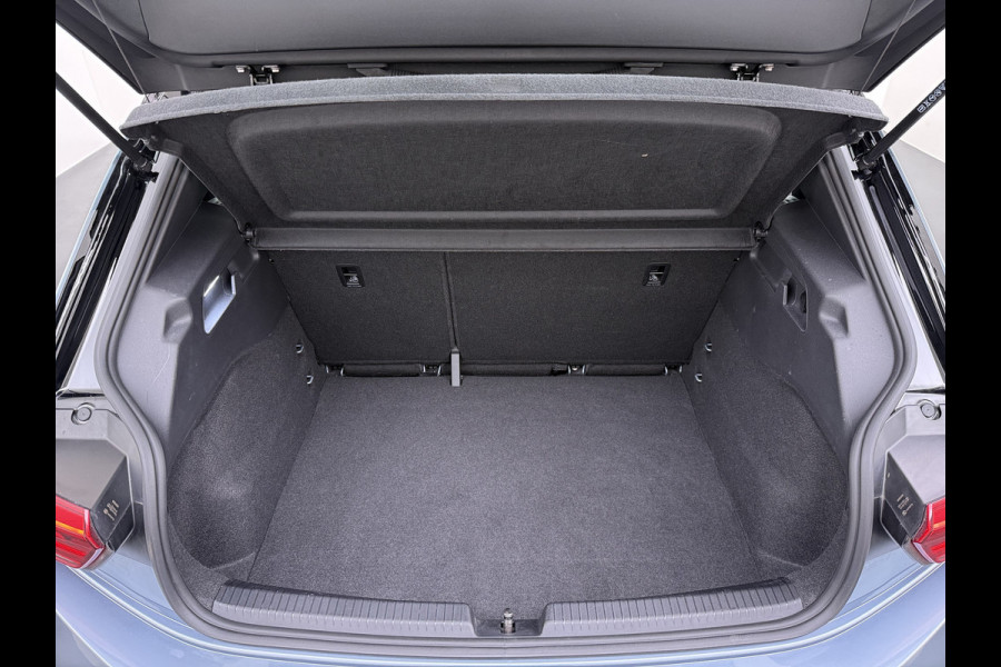 Volkswagen ID.3 Pro 62kWh SOH 93% Navi-Pro Ecc Stoel+Stuurverwarming Adap.Cruise Apple Carplay Android Auto Pdc Lmv Isofix Bluetooth Led Rijstrooksensor Verkeersbord Keyless Dab Comfort Pakket 1e Eigenaar Origineel Nederlandse Auto