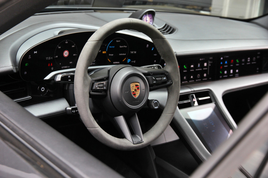 Porsche Taycan 4S Performance 84 kWh | Orig. NL | Pano | Sport Chrono | 360 | ACC | Warmtepomp