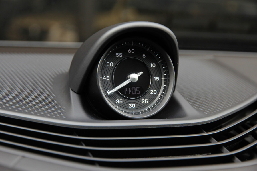 Porsche Taycan 4S Performance 84 kWh | Orig. NL | Pano | Sport Chrono | 360 | ACC | Warmtepomp