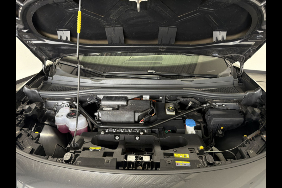 Volkswagen ID.4 First 77 kWh | First editie | Trekhaak | Carplay | Soh (batterijcheck) Waarde 90,5 %