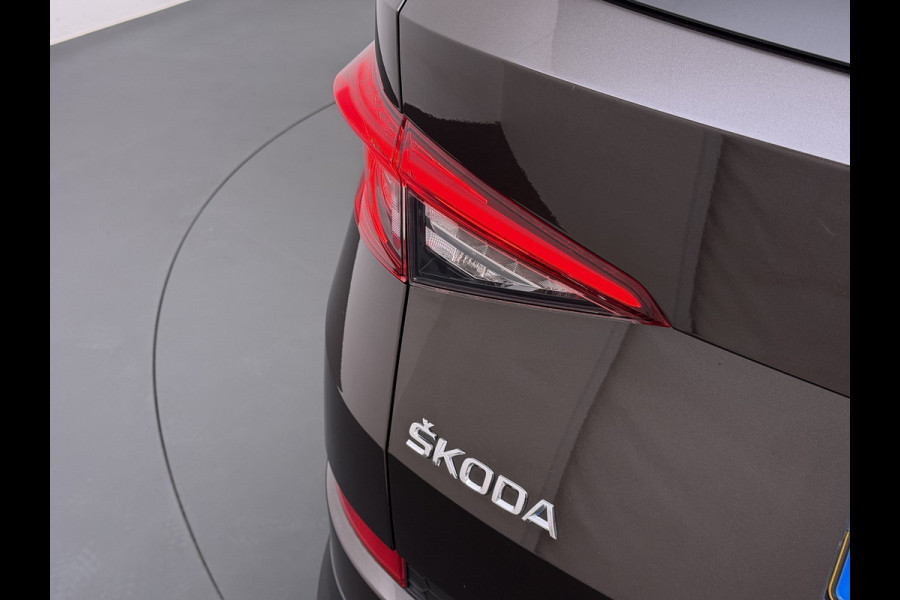 Škoda Kodiaq 1.5TSI Automaat Style Business Navi 3-Zone Ecc Adap.Cruise 360°Camera Elek.Stoel+Memory Apple Carplay Android Auto Pdc Stoelverwarming Elek.Achterklep Led Lmv Isofix P-Assist Regen-Lichtsensor Dealeronderhouden 1e Eigenaar Origineel Nederlandse Auto