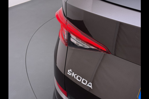 Škoda Kodiaq 1.5TSI Automaat Style Business Navi 3-Zone Ecc Adap.Cruise 360°Camera Elek.Stoel+Memory Apple Carplay Android Auto Pdc Stoelverwarming Elek.Achterklep Led Lmv Isofix P-Assist Regen-Lichtsensor Dealeronderhouden 1e Eigenaar Origineel Nederlandse Auto