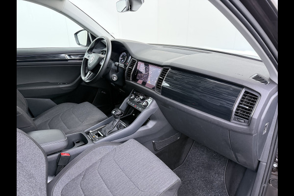 Škoda Kodiaq 1.5TSI Automaat Style Business Navi 3-Zone Ecc Adap.Cruise 360°Camera Elek.Stoel+Memory Apple Carplay Android Auto Pdc Stoelverwarming Elek.Achterklep Led Lmv Isofix P-Assist Regen-Lichtsensor Dealeronderhouden 1e Eigenaar Origineel Nederlandse Auto