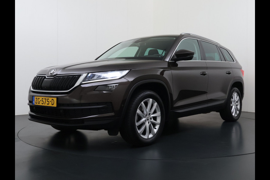 Škoda Kodiaq 1.5TSI Automaat Style Business Navi 3-Zone Ecc Adap.Cruise 360°Camera Elek.Stoel+Memory Apple Carplay Android Auto Pdc Stoelverwarming Elek.Achterklep Led Lmv Isofix P-Assist Regen-Lichtsensor Dealeronderhouden 1e Eigenaar Origineel Nederlandse Auto