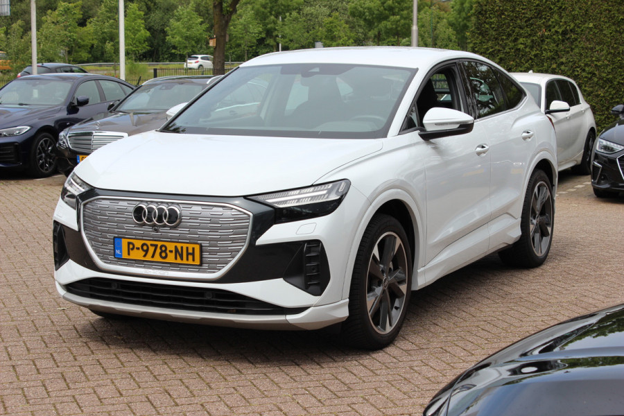 Audi Q4 Sportback e-tron 40 Launch edition Advanced 77 kWh / SoH 93,8% / CarPlay / Matrix LED / Sportstoelen / Sonos Audio / Virtual Cockpit / Parkeerhulp V+A / Intr.voorverwarming / Stoelverwarming / DAB / Cruise Control