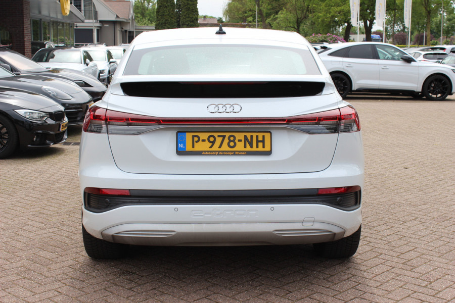 Audi Q4 Sportback e-tron 40 Launch edition Advanced 77 kWh / SoH 93,8% / CarPlay / Matrix LED / Sportstoelen / Sonos Audio / Virtual Cockpit / Parkeerhulp V+A / Intr.voorverwarming / Stoelverwarming / DAB / Cruise Control