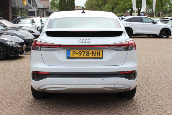 Audi Q4 Sportback e-tron 40 Launch edition Advanced 77 kWh / SoH 93,8% / CarPlay / Matrix LED / Sportstoelen / Sonos Audio / Virtual Cockpit / Parkeerhulp V+A / Intr.voorverwarming / Stoelverwarming / DAB / Cruise Control