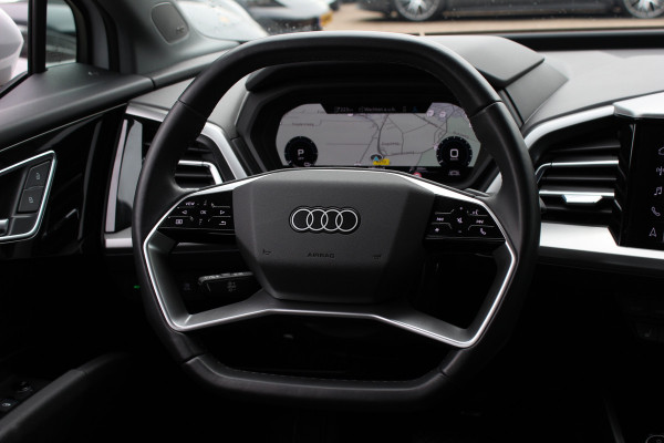 Audi Q4 Sportback e-tron 40 Launch edition Advanced 77 kWh / SoH 93,8% / CarPlay / Matrix LED / Sportstoelen / Sonos Audio / Virtual Cockpit / Parkeerhulp V+A / Intr.voorverwarming / Stoelverwarming / DAB / Cruise Control