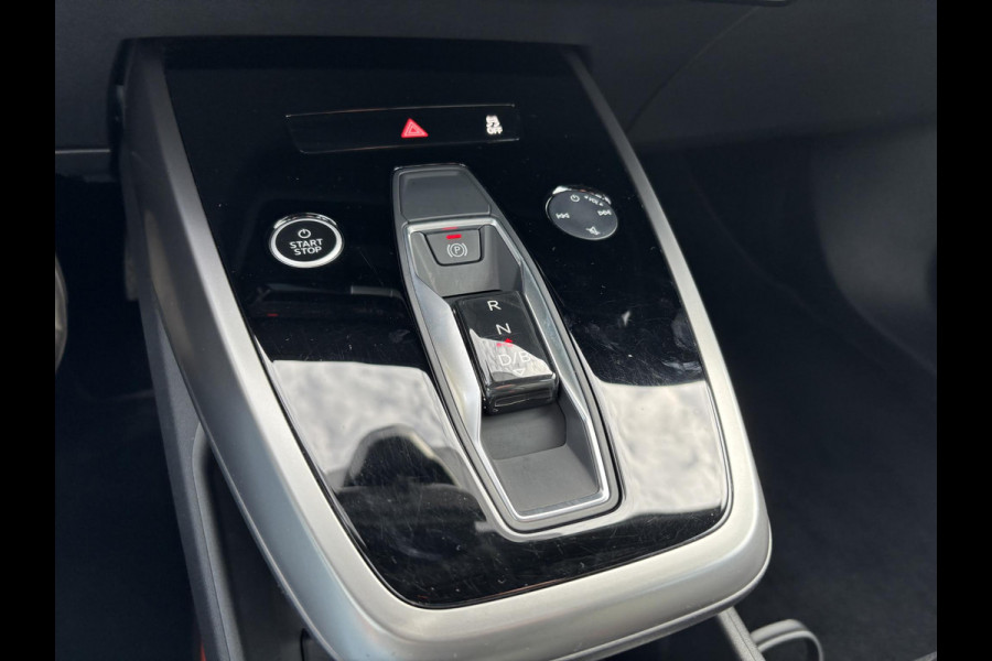 Audi Q4 e-tron 40 Advanced edition 77 kWh | Stoelverwarming | Elek. klep | SOH 96,7% |  Navigatie | Keyless entry | 20 Inch LMV |