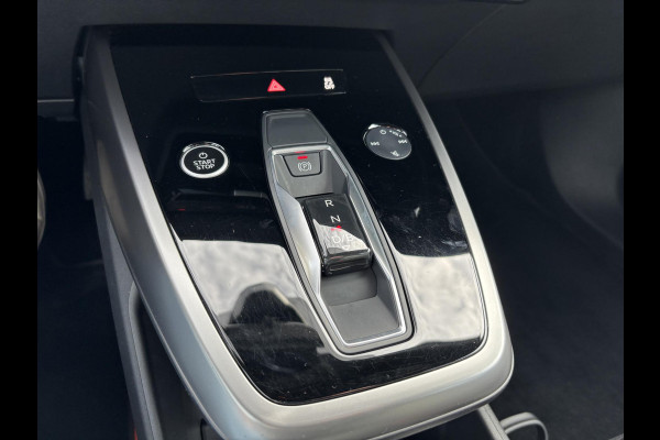 Audi Q4 e-tron 40 Advanced edition 77 kWh | Stoelverwarming | Elek. klep | SOH 96,7% |  Navigatie | Keyless entry | 20 Inch LMV |