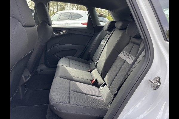 Audi Q4 e-tron 40 Advanced edition 77 kWh | Stoelverwarming | Elek. klep | SOH 96,7% |  Navigatie | Keyless entry | 20 Inch LMV |