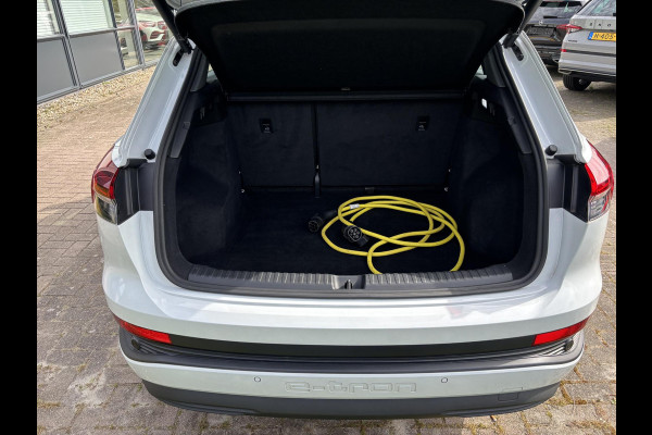 Audi Q4 e-tron 40 Advanced edition 77 kWh | Stoelverwarming | Elek. klep | SOH 96,7% |  Navigatie | Keyless entry | 20 Inch LMV |