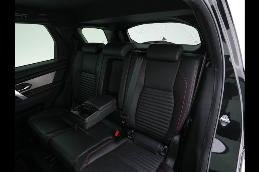 Land Rover Discovery Sport P300e 1.5 R-Dynamic HSE Black Exterior Pack AWD (Plug-in) (INCL-BTW) *LEATHER | FULL-LED | DIGI-COCKPIT | MERIDIAN-AUDIO | BLINDSPOT | KEYLESS | SHIFTPADDLES | PRIVACYGLASS | NAVI-FULLMAP | ECC | MEMORY-PACK | PDC | CRUISE | 20''ALU*