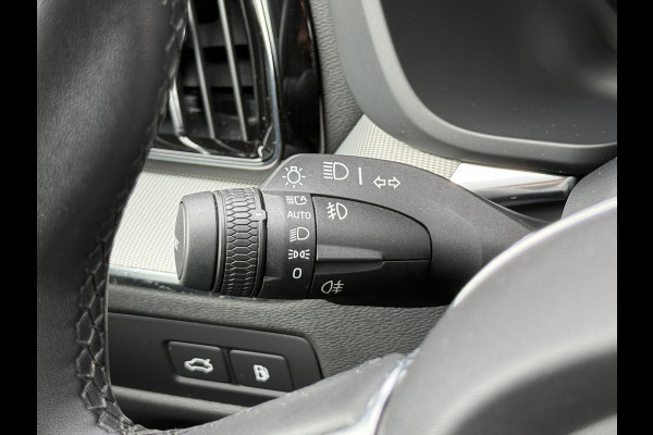 Volvo XC60 2.0 T6 Plug-in hybrid AWD Plus Dark | Pano | Pilot Assist | H/K Audio | 21 inch