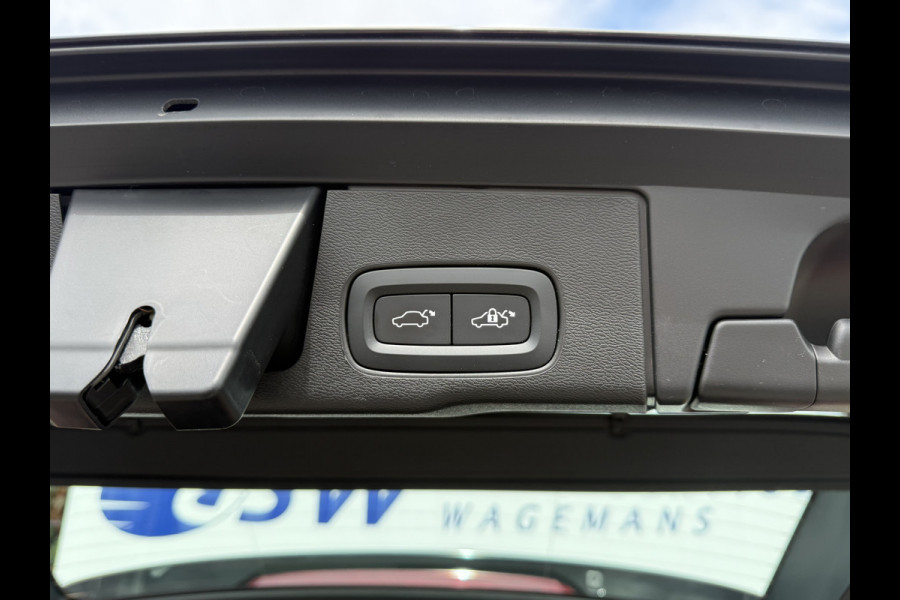 Volvo XC60 2.0 T6 Plug-in hybrid AWD Plus Dark | Pano | Pilot Assist | H/K Audio | 21 inch