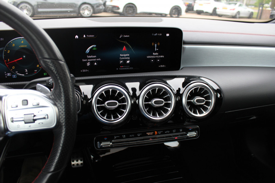 Mercedes-Benz CLA-Klasse Shooting Brake 250 4MATIC Premium / AMG Diffuser / Panoramadak / 360Camera / Burmester / 19'' / Sfeerverlichting / CarPlay / Stoelverwarming / Cruise Control