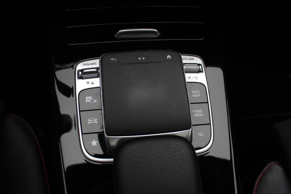 Mercedes-Benz CLA-Klasse Shooting Brake 250 4MATIC Premium / AMG Diffuser / Panoramadak / 360Camera / Burmester / 19'' / Sfeerverlichting / CarPlay / Stoelverwarming / Cruise Control