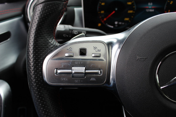Mercedes-Benz CLA-Klasse Shooting Brake 250 4MATIC Premium / AMG Diffuser / Panoramadak / 360Camera / Burmester / 19'' / Sfeerverlichting / CarPlay / Stoelverwarming / Cruise Control
