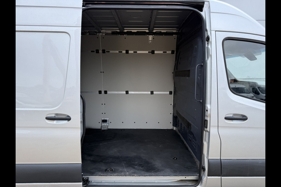 Mercedes-Benz Sprinter 215 1.9 CDI Automaat L2H2 MBUX Climate Control Camera Carplay Parkeersensoren V+A