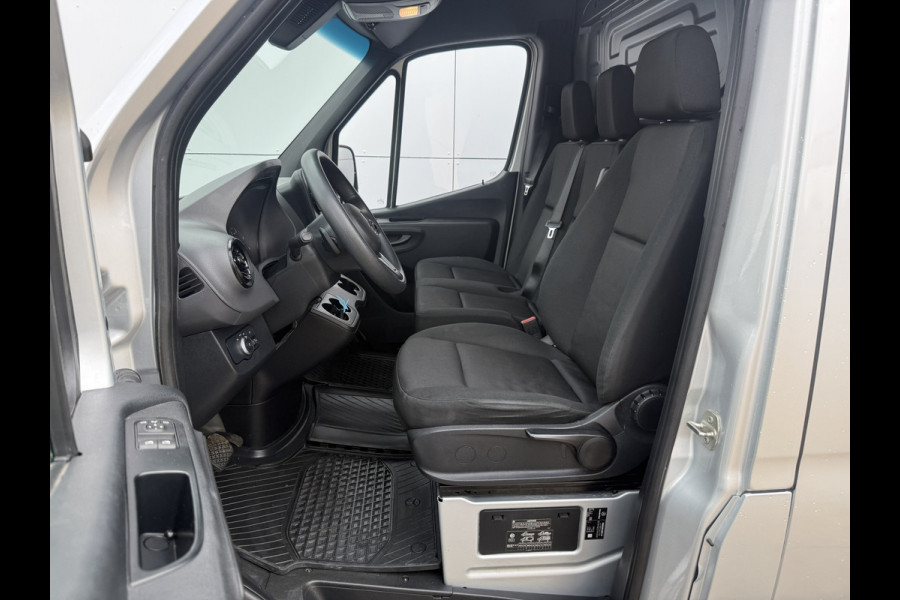 Mercedes-Benz Sprinter 215 1.9 CDI Automaat L2H2 MBUX Climate Control Camera Carplay Parkeersensoren V+A