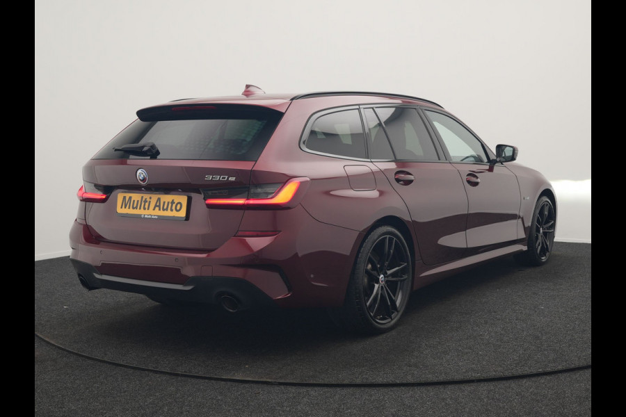 BMW 3 Serie Touring 330e M Sport PHEV 293pk Dealer O.H. | Panodak | Head Up | Laser LED | Adaptief Onderstel | Alcantara Sportstoelen Memory & Verwarmd | Camera | Sfeerverlichting | Keyless | Blis | Hifi Audio | Apple Carplay | Navigatie | DAB | Plug In Hybrid |