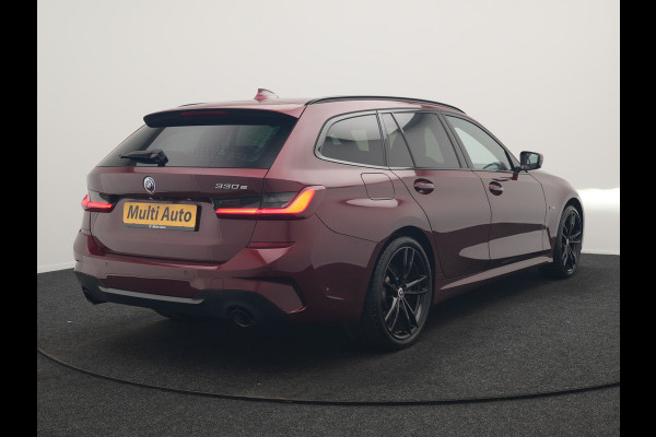 BMW 3 Serie Touring 330e M Sport PHEV 293pk Dealer O.H. | Panodak | Head Up | Laser LED | Adaptief Onderstel | Alcantara Sportstoelen Memory & Verwarmd | Camera | Sfeerverlichting | Keyless | Blis | Hifi Audio | Apple Carplay | Navigatie | DAB | Plug In Hybrid |