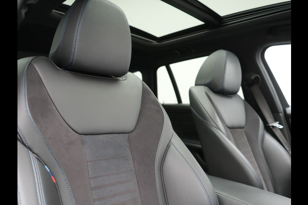 BMW 3 Serie Touring 330e M Sport PHEV 293pk Dealer O.H. | Panodak | Head Up | Laser LED | Adaptief Onderstel | Alcantara Sportstoelen Memory & Verwarmd | Camera | Sfeerverlichting | Keyless | Blis | Hifi Audio | Apple Carplay | Navigatie | DAB | Plug In Hybrid |