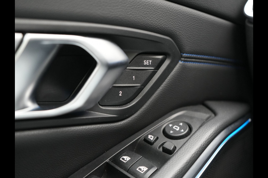 BMW 3 Serie Touring 330e M Sport PHEV 293pk Dealer O.H. | Panodak | Head Up | Laser LED | Adaptief Onderstel | Alcantara Sportstoelen Memory & Verwarmd | Camera | Sfeerverlichting | Keyless | Blis | Hifi Audio | Apple Carplay | Navigatie | DAB | Plug In Hybrid |