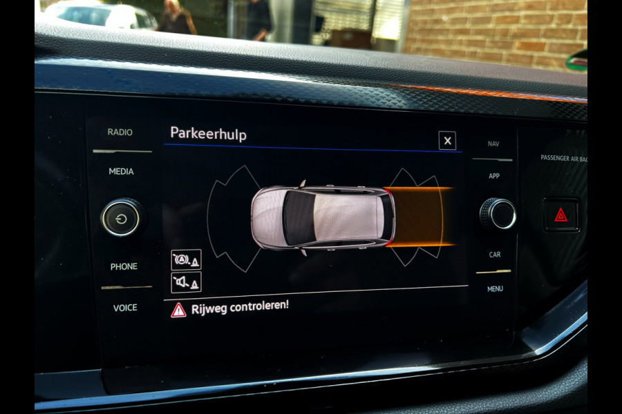 Volkswagen Polo 1.0 TSI R-Line Business_Navi_Carplay_Led_Virtual cocpit