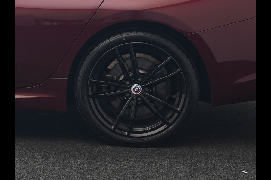 BMW 3 Serie Touring 330e M Sport PHEV 293pk Dealer O.H. | Panodak | Head Up | Laser LED | Adaptief Onderstel | Alcantara Sportstoelen Memory & Verwarmd | Camera | Sfeerverlichting | Keyless | Blis | Hifi Audio | Apple Carplay | Navigatie | DAB | Plug In Hybrid |