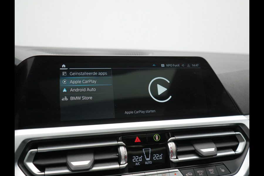 BMW 3 Serie Touring 330e M Sport PHEV 293pk Dealer O.H. | Panodak | Head Up | Laser LED | Adaptief Onderstel | Alcantara Sportstoelen Memory & Verwarmd | Camera | Sfeerverlichting | Keyless | Blis | Hifi Audio | Apple Carplay | Navigatie | DAB | Plug In Hybrid |