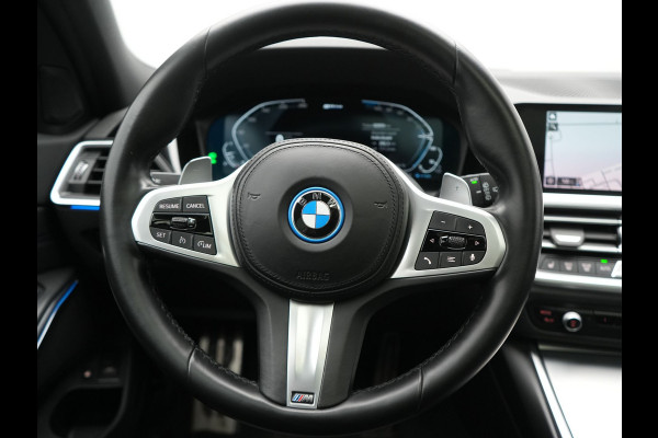 BMW 3 Serie Touring 330e M Sport PHEV 293pk Dealer O.H. | Panodak | Head Up | Laser LED | Adaptief Onderstel | Alcantara Sportstoelen Memory & Verwarmd | Camera | Sfeerverlichting | Keyless | Blis | Hifi Audio | Apple Carplay | Navigatie | DAB | Plug In Hybrid |