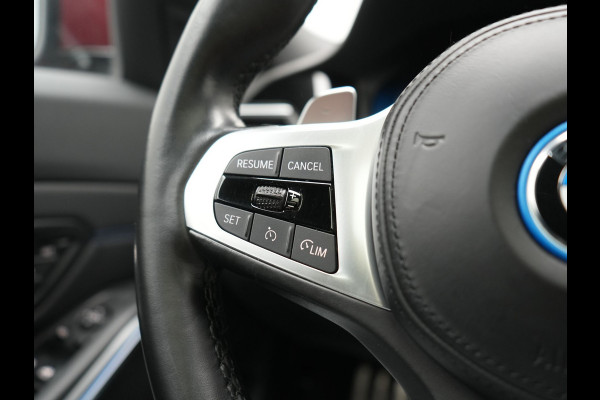 BMW 3 Serie Touring 330e M Sport PHEV 293pk Dealer O.H. | Panodak | Head Up | Laser LED | Adaptief Onderstel | Alcantara Sportstoelen Memory & Verwarmd | Camera | Sfeerverlichting | Keyless | Blis | Hifi Audio | Apple Carplay | Navigatie | DAB | Plug In Hybrid |